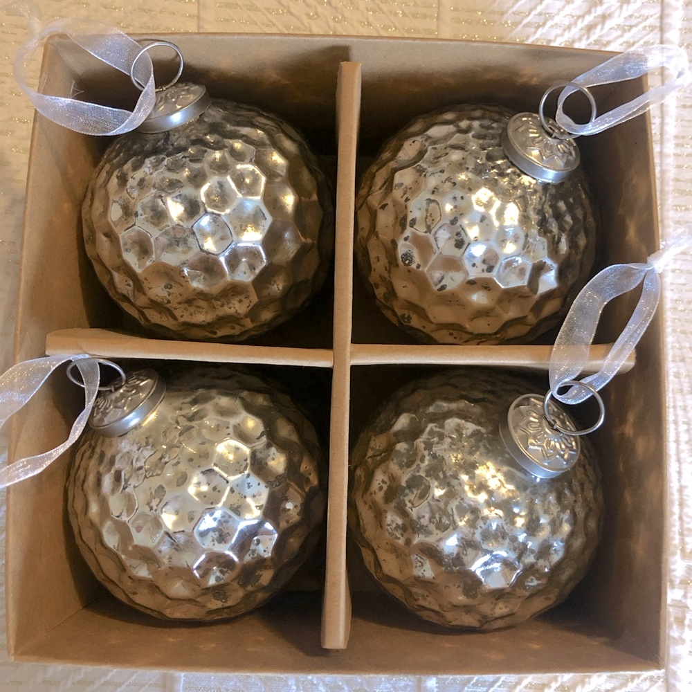 Sleigh Hill Trading Co Ornament Set of 4